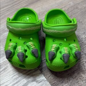 Toddler Green Dino Crocs size 6c